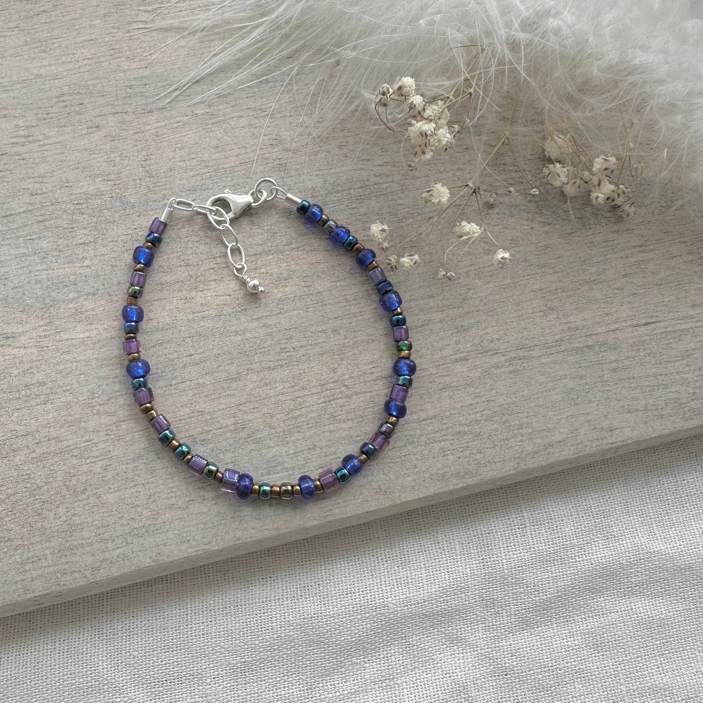 Blue purple bronze Colours Bracelet with seed beads