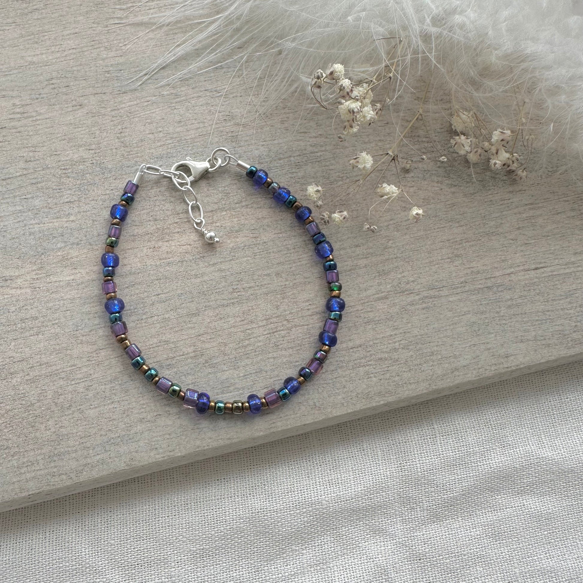 Blue purple bronze Colours Bracelet with seed beads