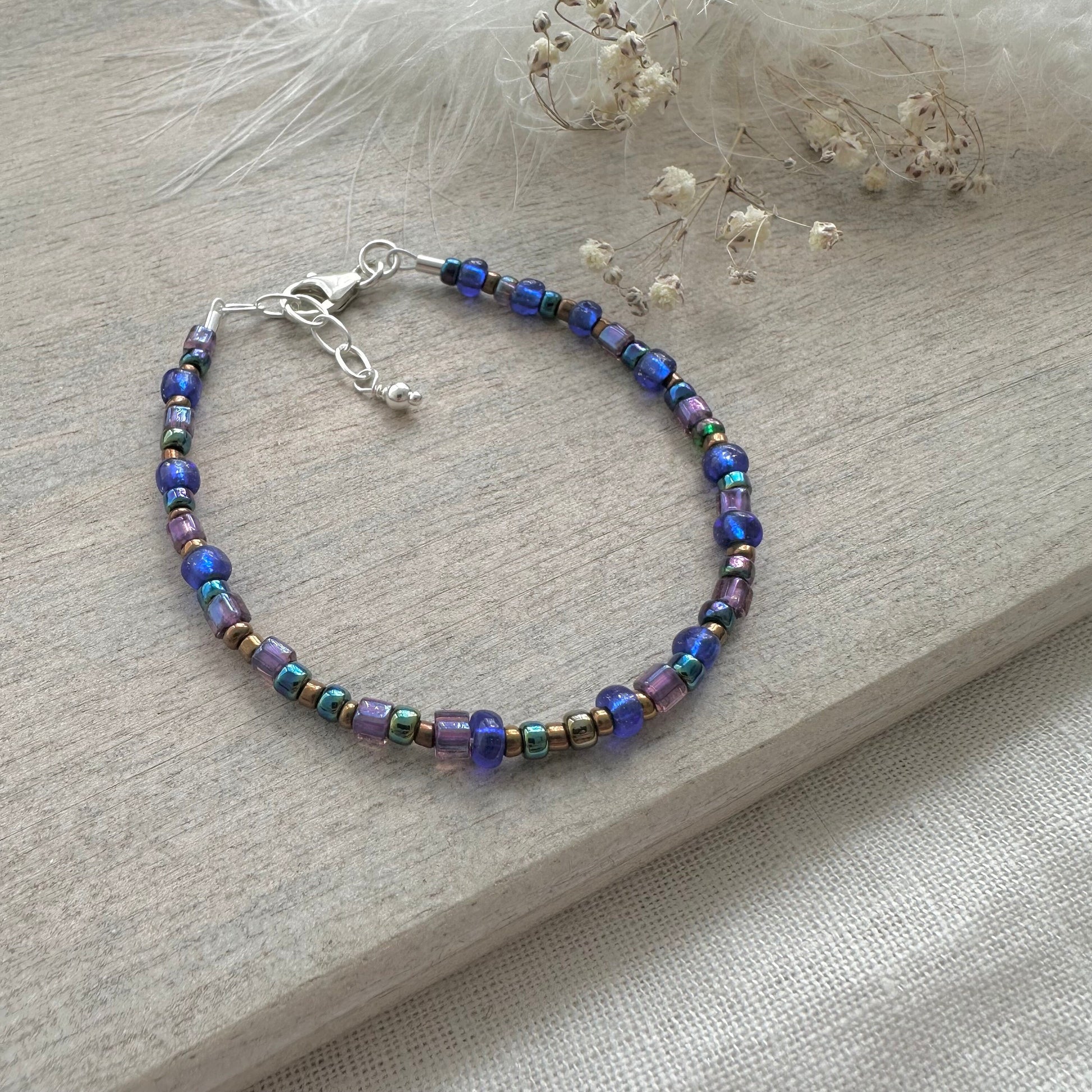 Blue purple bronze Colours Bracelet with seed beads